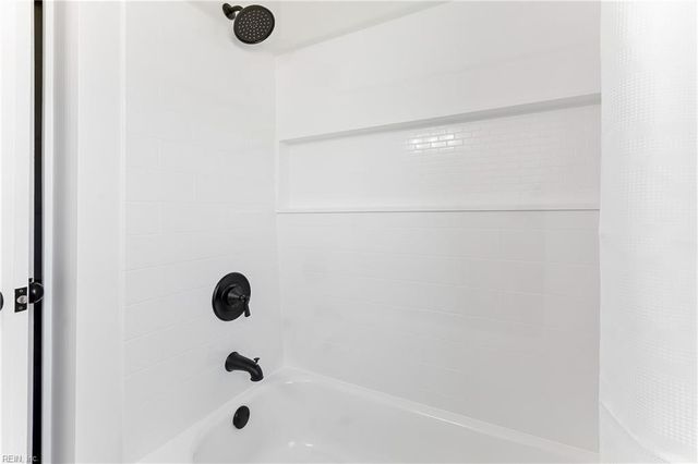 1314 Saxton DR, Hampton, VA 23669