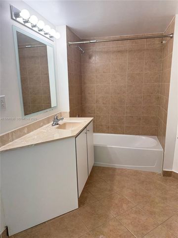 9055 SW 73rd Ct 907, Miami, FL 33156