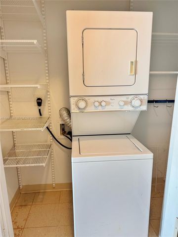 9055 SW 73rd Ct 907, Miami, FL 33156