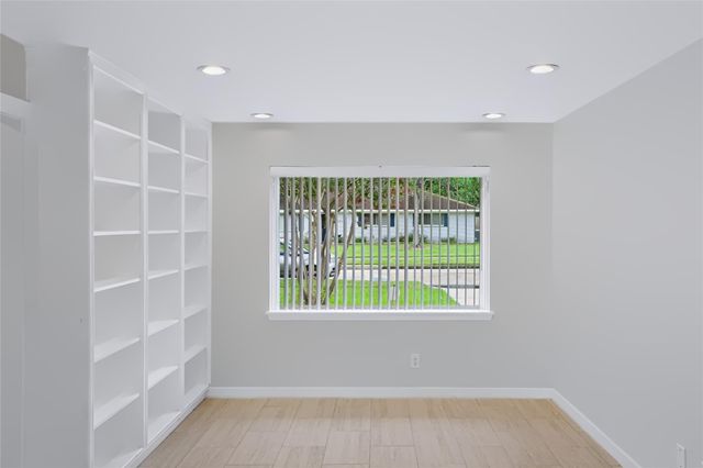 5502 Effingham Drive, Houston, TX 77035