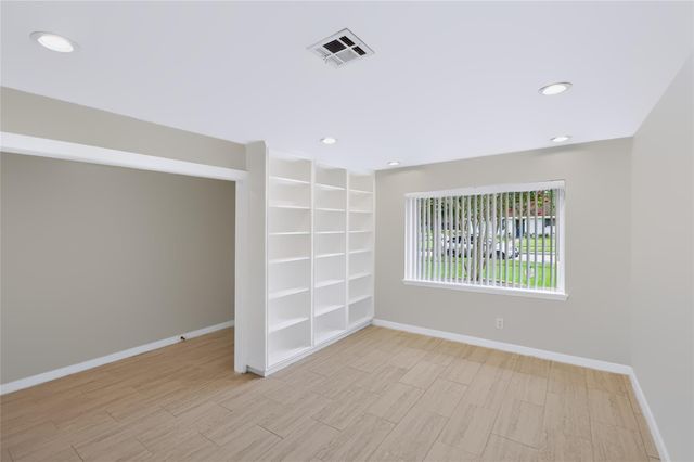 5502 Effingham Drive, Houston, TX 77035