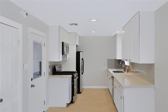 5502 Effingham Drive, Houston, TX 77035