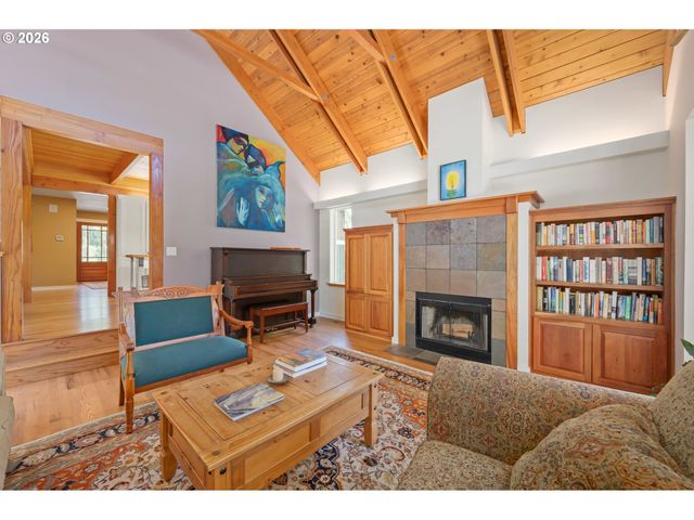 2985 ADAMS St, Eugene, OR 97405