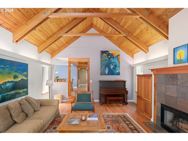 2985 ADAMS St, Eugene, OR 97405