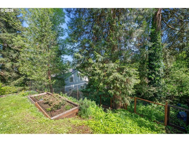 2985 ADAMS St, Eugene, OR 97405