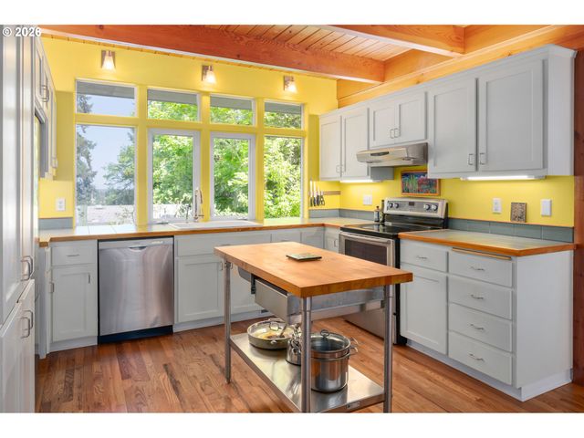 2985 ADAMS St, Eugene, OR 97405