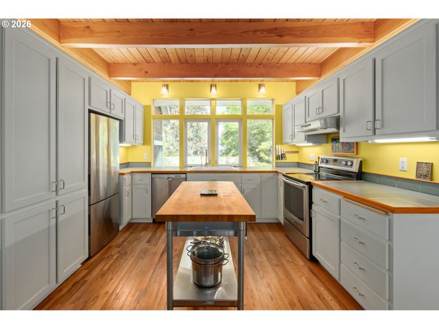 2985 ADAMS St, Eugene, OR 97405