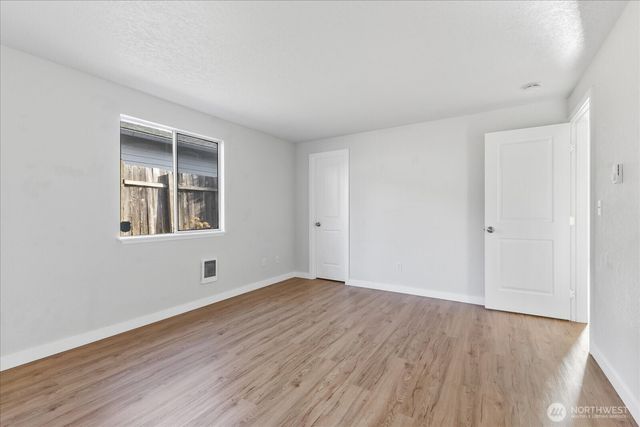 12016 SE 222nd Place, Kent, WA 98031