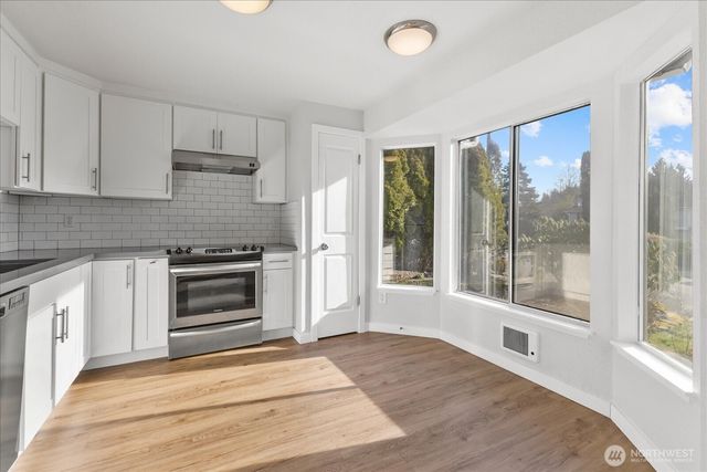 12016 SE 222nd Place, Kent, WA 98031