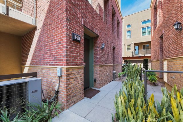 422 W Route 66 29, Glendora, CA 91740
