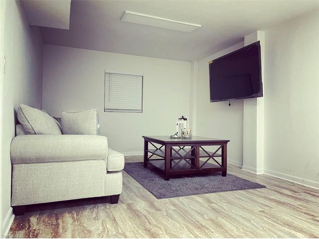 4921 Teak Wood DR, Naples, FL 34119