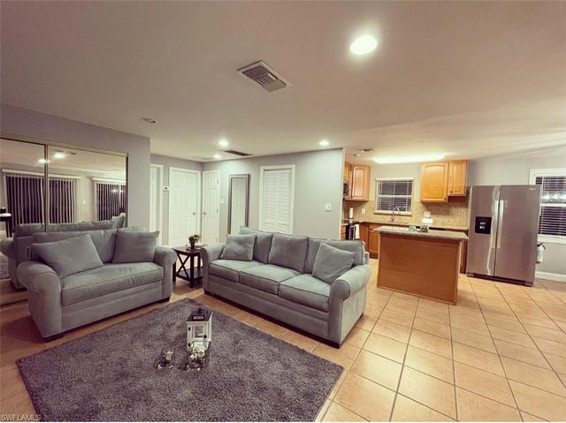 4921 Teak Wood DR, Naples, FL 34119