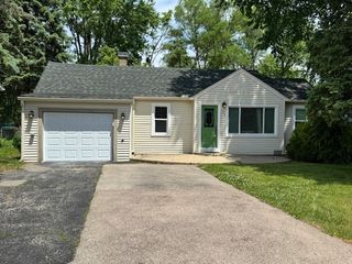 113 Pheasant Trail, Lake In The Hills, IL 60156