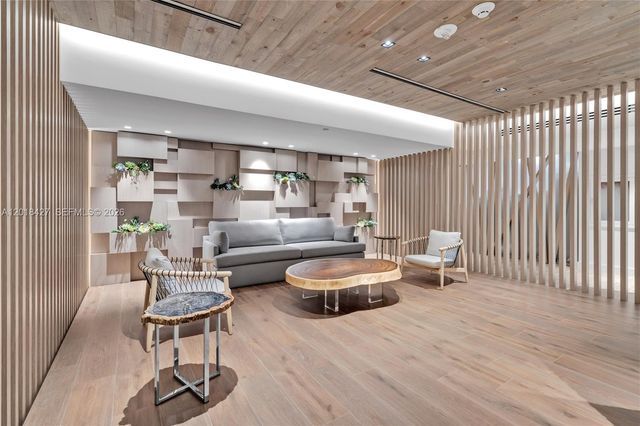 2301 Collins Ave 404, Miami Beach, FL 33139
