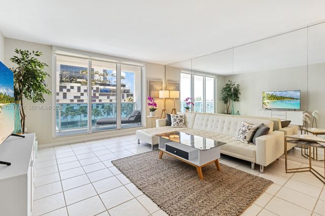 2301 Collins Ave 404, Miami Beach, FL 33139
