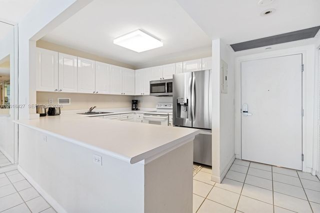2301 Collins Ave 404, Miami Beach, FL 33139