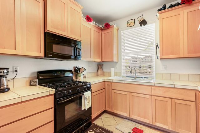 11069 International Dr, Rancho Cordova, CA 95670