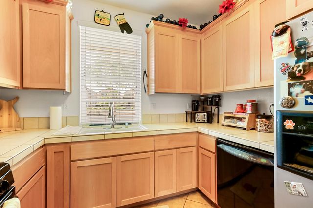 11069 International Dr, Rancho Cordova, CA 95670