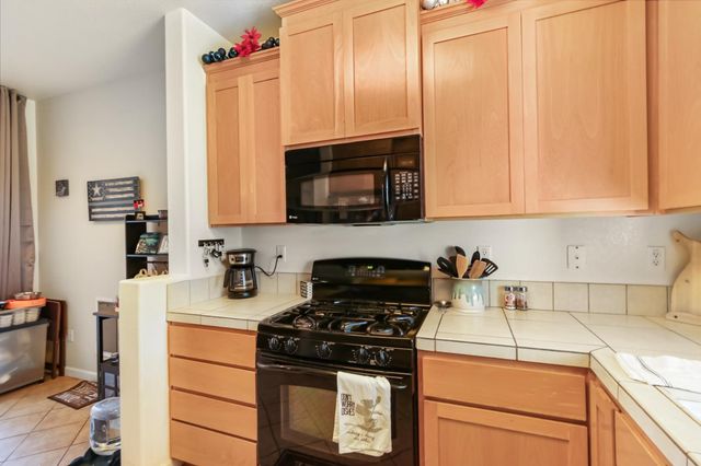 11069 International Dr, Rancho Cordova, CA 95670