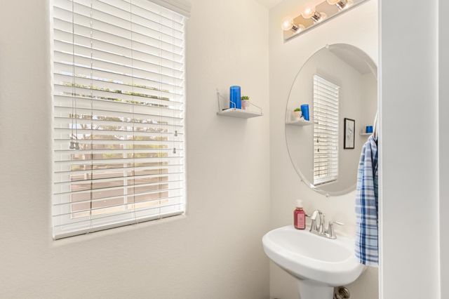 11069 International Dr, Rancho Cordova, CA 95670