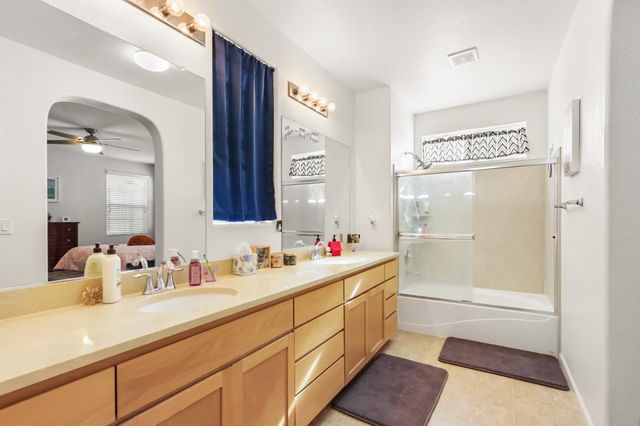 11069 International Dr, Rancho Cordova, CA 95670