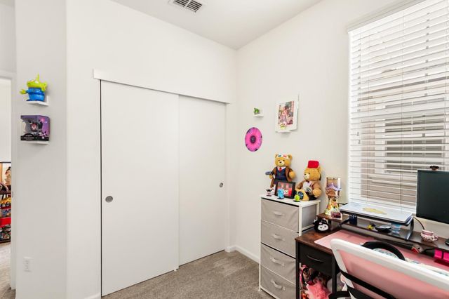 11069 International Dr, Rancho Cordova, CA 95670