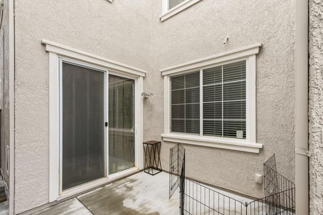 11069 International Dr, Rancho Cordova, CA 95670