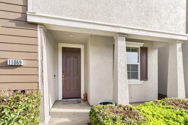 11069 International Dr, Rancho Cordova, CA 95670