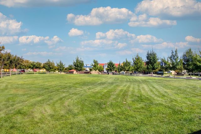 11069 International Dr, Rancho Cordova, CA 95670