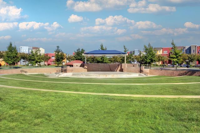 11069 International Dr, Rancho Cordova, CA 95670