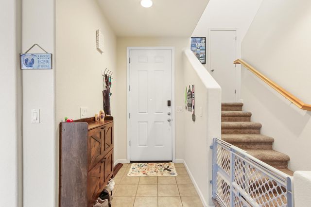 11069 International Dr, Rancho Cordova, CA 95670