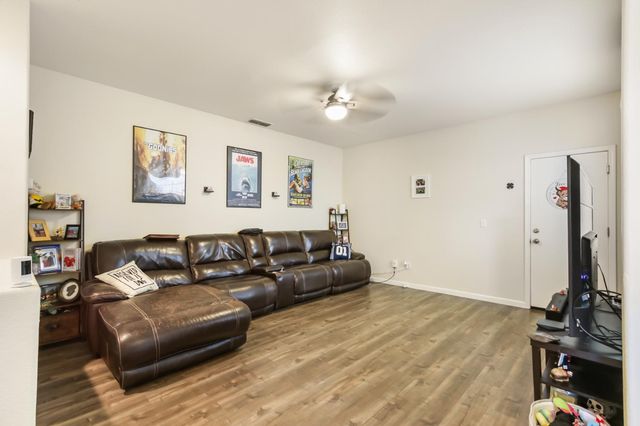 11069 International Dr, Rancho Cordova, CA 95670