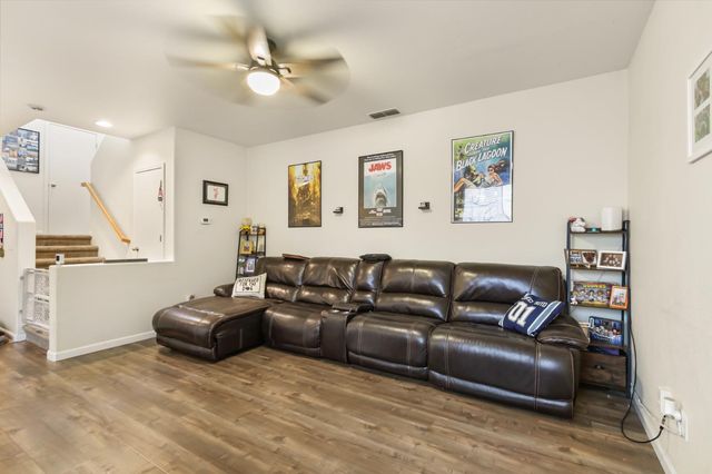 11069 International Dr, Rancho Cordova, CA 95670