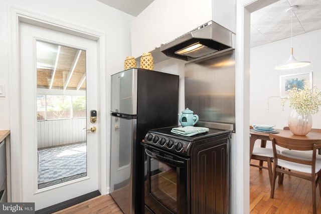 304 S VEITCH ST, Arlington, VA 22204