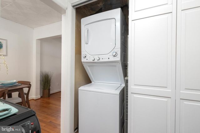 304 S VEITCH ST, Arlington, VA 22204