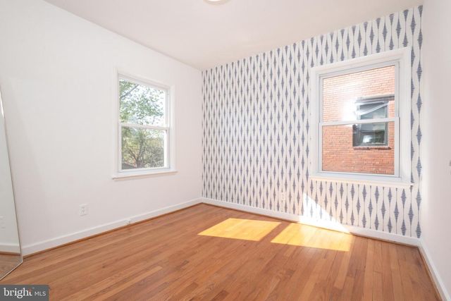 304 S VEITCH ST, Arlington, VA 22204