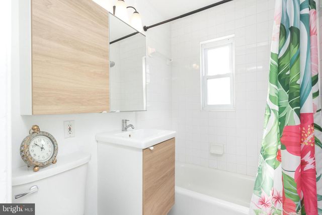 304 S VEITCH ST, Arlington, VA 22204