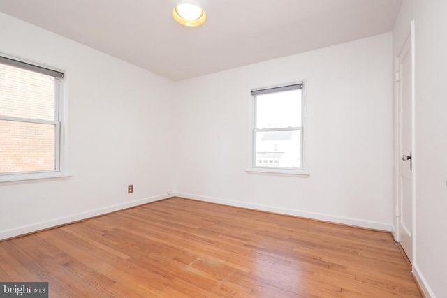 304 S VEITCH ST, Arlington, VA 22204