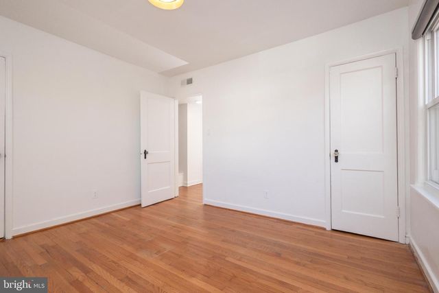 304 S VEITCH ST, Arlington, VA 22204