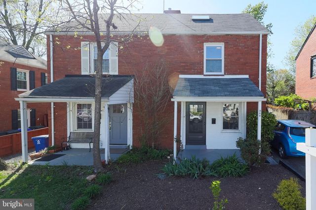 304 S VEITCH ST, Arlington, VA 22204