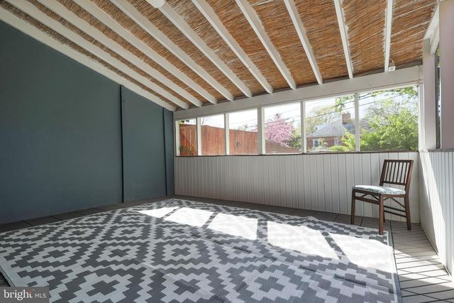 304 S VEITCH ST, Arlington, VA 22204