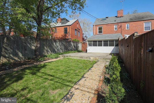 304 S VEITCH ST, Arlington, VA 22204