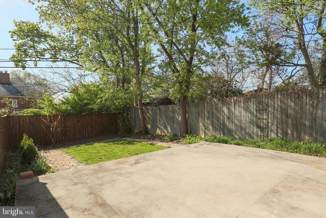 304 S VEITCH ST, Arlington, VA 22204