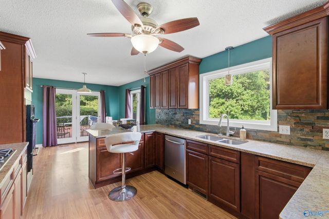 130 Preston Cove Road, Scottsboro, AL 35769