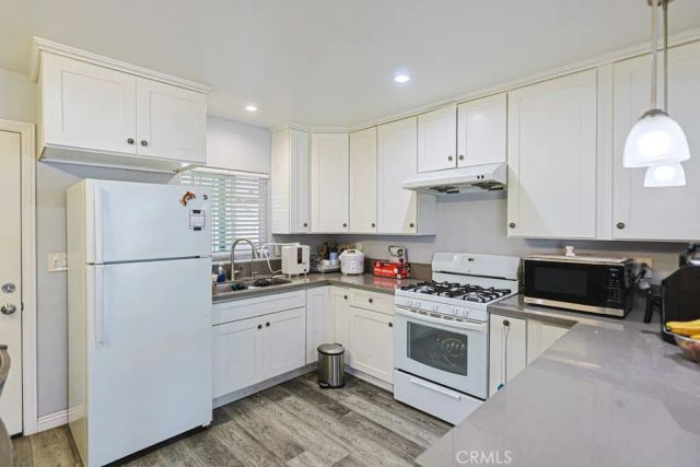 14671 Hunter Ln, Midway City, CA 92655