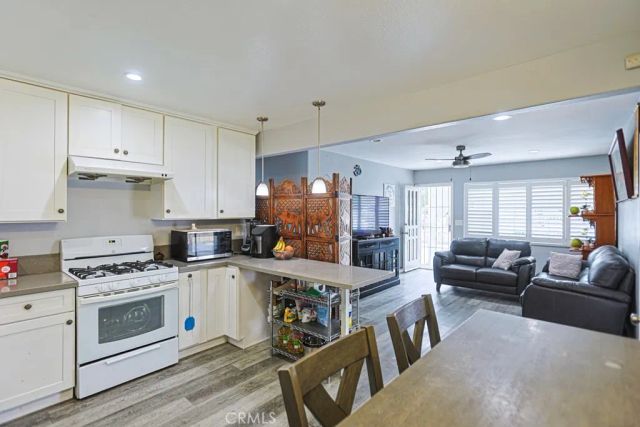 14671 Hunter Ln, Midway City, CA 92655