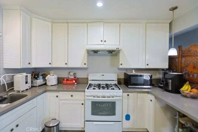 14671 Hunter Ln, Midway City, CA 92655