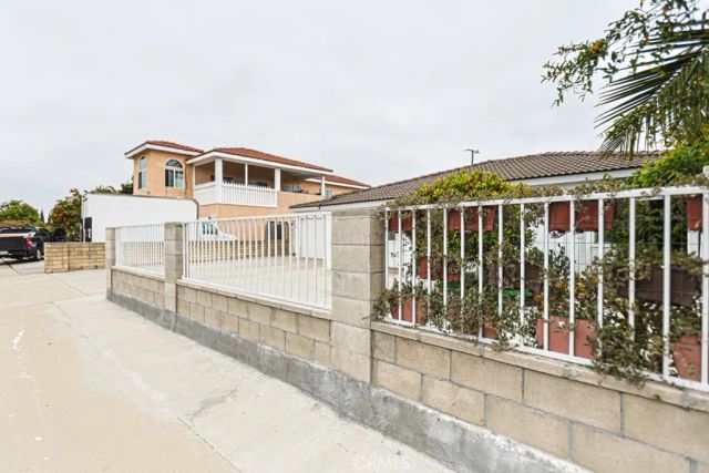 14671 Hunter Ln, Midway City, CA 92655