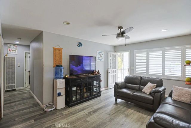 14671 Hunter Ln, Midway City, CA 92655