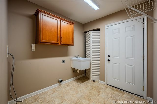 649 Kingsbury Court, Clarksville, IN 47129